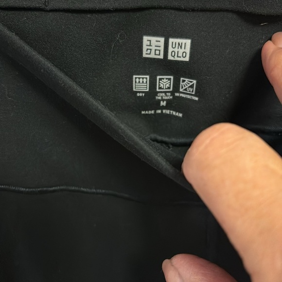 UNIQLO BLACK FLARE ATHLETIC PANTS SIZE MEDIUM ALSO HAVE SIZE LARGE NO POCKETS - Picture 4 of 6